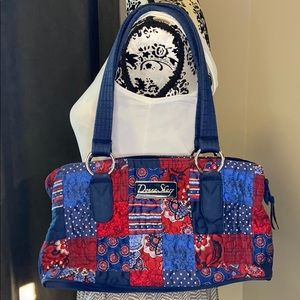 Great condition , super clean purse- no flaws